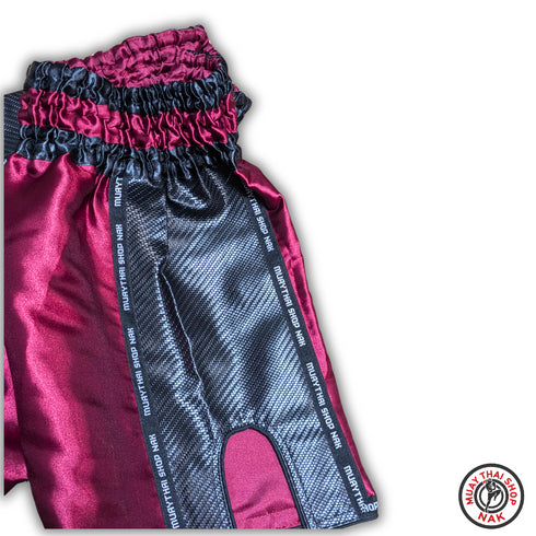 ワインレッドとブラックのオーダーメイドキックパンツ、ショート丈、ムエタイ試合向けデザイン