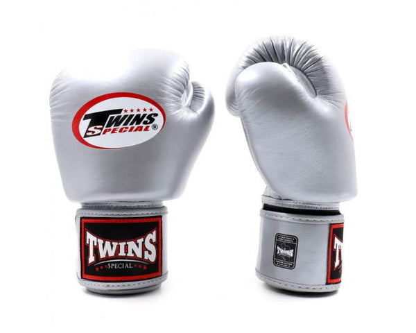 Twins Specialボクシンググローブ BGVL3、シルバー、本革製、ムエタイ&キックボクシング対応