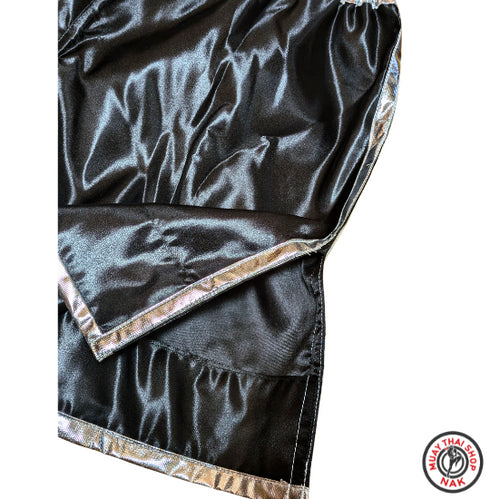 オーダーキックパンツ(ミドル丈) ブラックxシルバー | 刺繍カスタム対応、耐久性のあるサテン生地