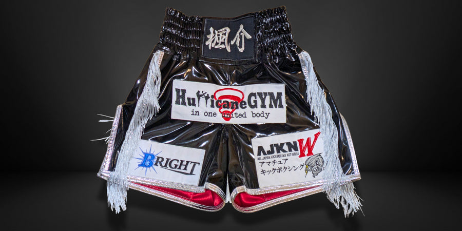 ミドル丈のフルオーダーキックパンツ(ブラック×シルバー)