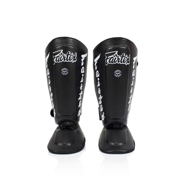 Fairtex レガース SP7 "Twister"、取り外し可能、耐久性と安全性に優れたデザイン