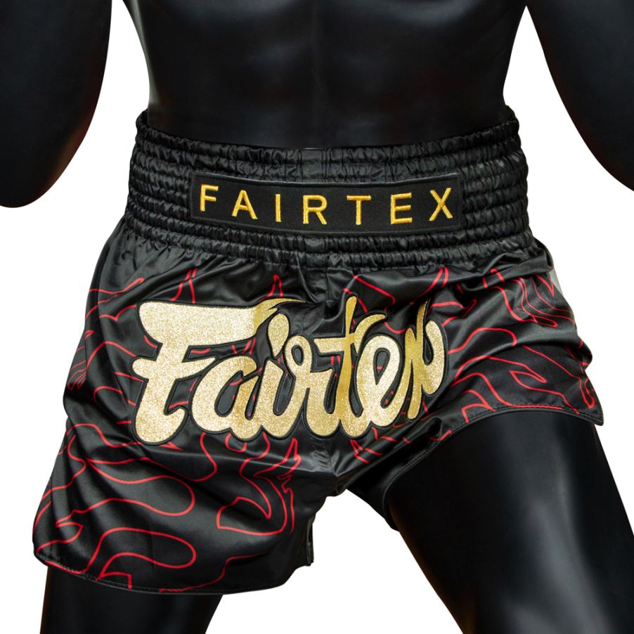 Fairtex BS1920ムエタイ＆キックパンツ、ジップロックパッケージとハンガー付属
