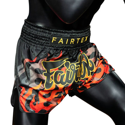 Fairtex BS1921ムエタイ＆キックパンツ、ジップロックパッケージとハンガー付属
