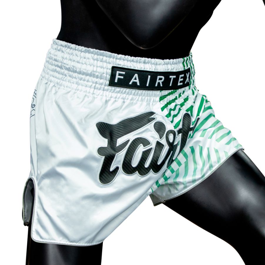 Fairtex BS1923パンツ、耐久性の高いマイクロサテン素材、柔軟性と快適さを提供
