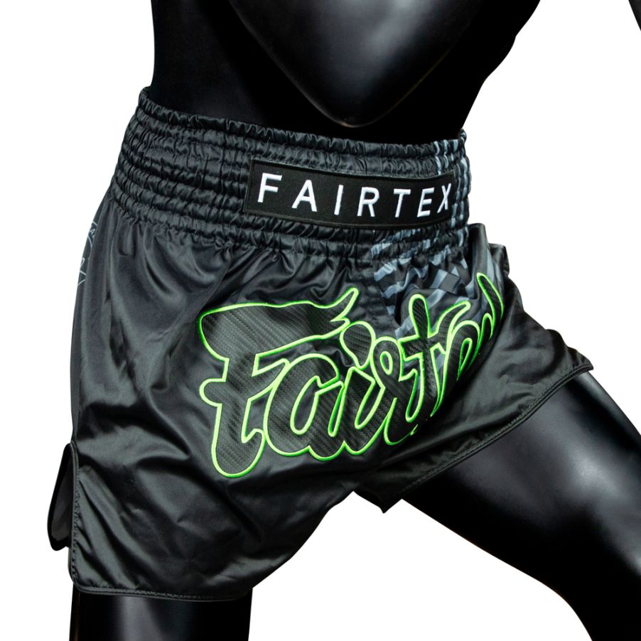 Fairtex BS1924パンツ、耐久性の高いマイクロサテン素材、柔軟性と快適さを提供
