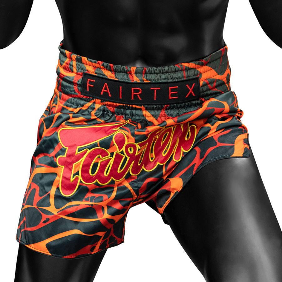 Fairtex BS1926ムエタイ＆キックパンツ、スリムカットデザイン、敏捷性と動きやすさを追求

