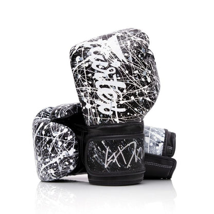 Fairtex BGV14グローブ、ペイントブラックホワイトデザイン、ムエタイ＆キックボクシング用、マイクロファイバー製
