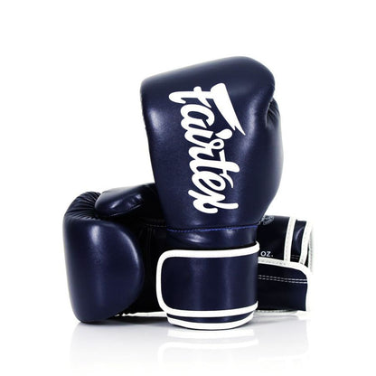 Fairtex BGV14グローブ、ブルーカラー、ムエタイやキックボクシングに最適なグローブ
