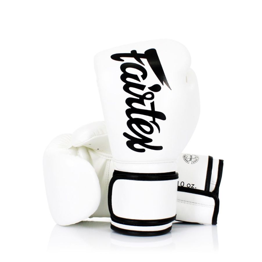 Fairtex BGV14グローブ、ホワイトカラー、軽量で手首をしっかりサポートするグローブ
