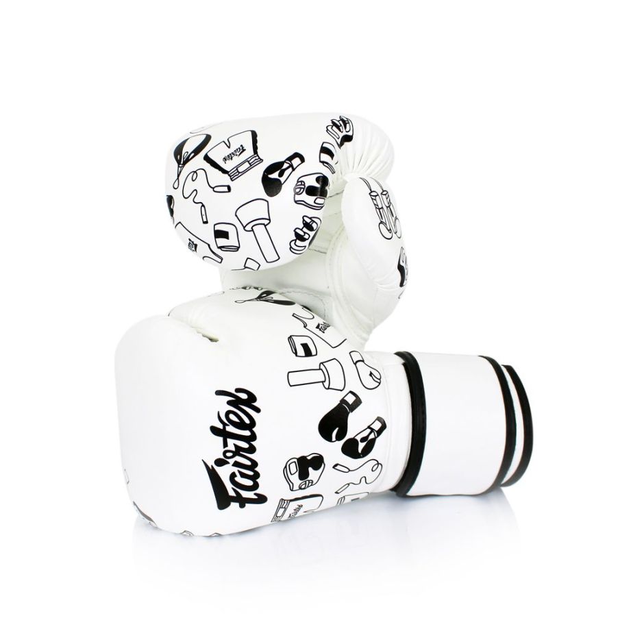 Fairtex BGV14Wグローブ、軽量で耐久性があり、匂いがつきにくいデザイン
