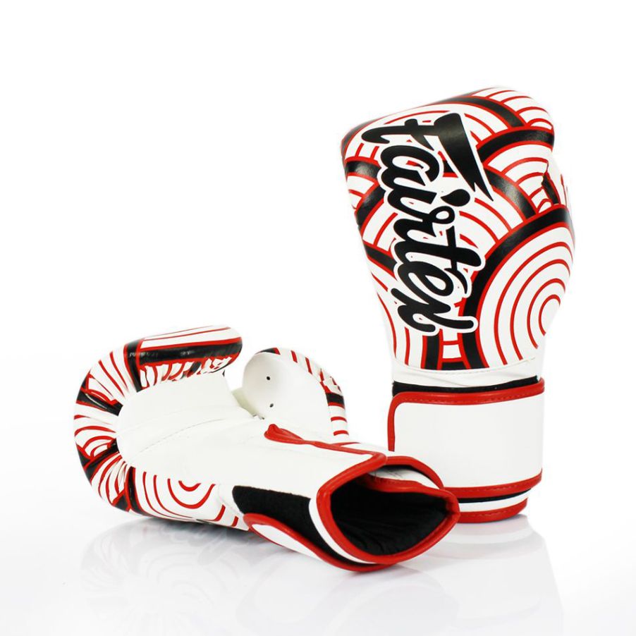 Fairtex BGV14グローブ、神奈川沖浪裏をモチーフにしたレッドウェーブデザイン、エネルギー節約設計
