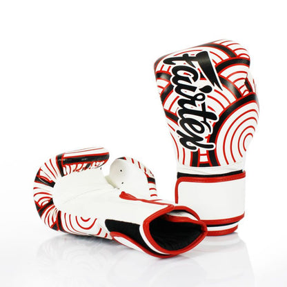 Fairtex BGV14グローブ、神奈川沖浪裏をモチーフにしたレッドウェーブデザイン、エネルギー節約設計
