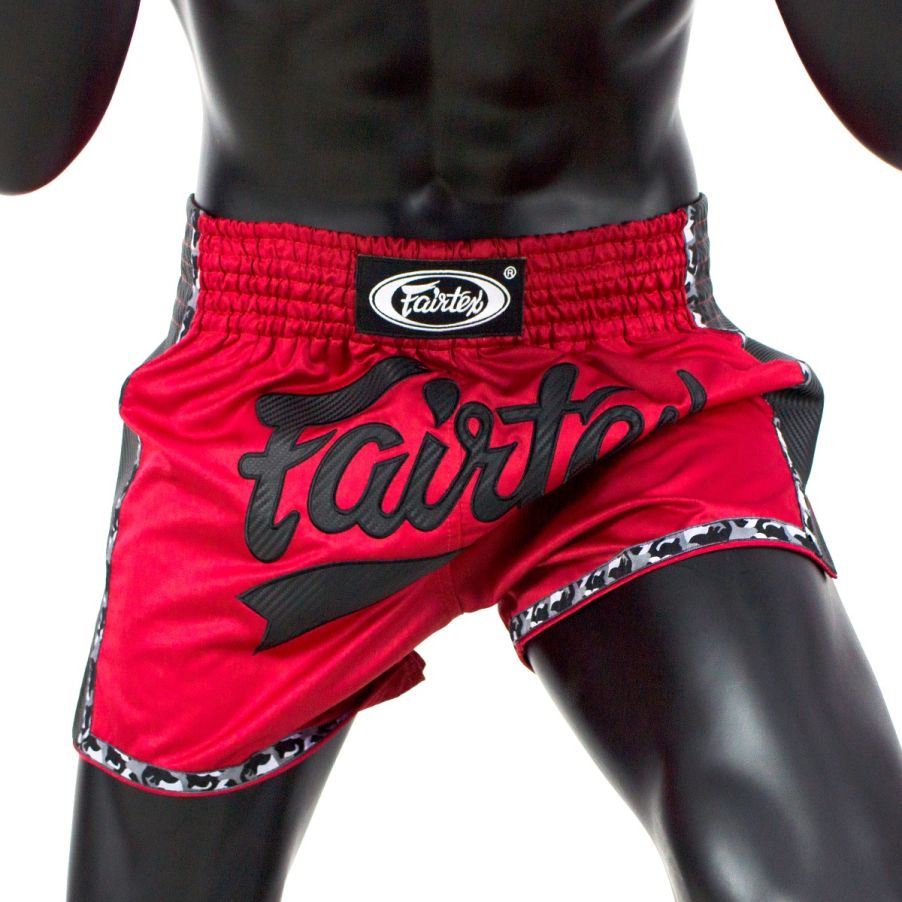 Fairtex BS1703ムエタイパンツ、新しいパイピングとハイスリットを採用
