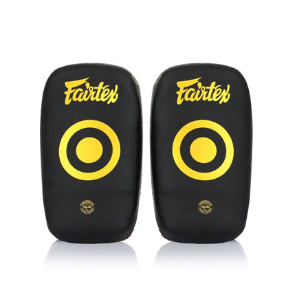 Fairtex KPLC6キックミット、小サイズ、衝撃吸収力の高いデザイン
