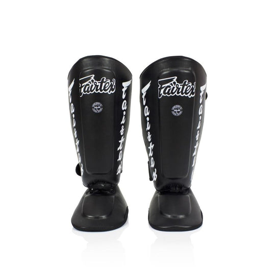 Fairtex レガース SP7 "Twister"、取り外し可能、耐久性と安全性に優れたデザイン
